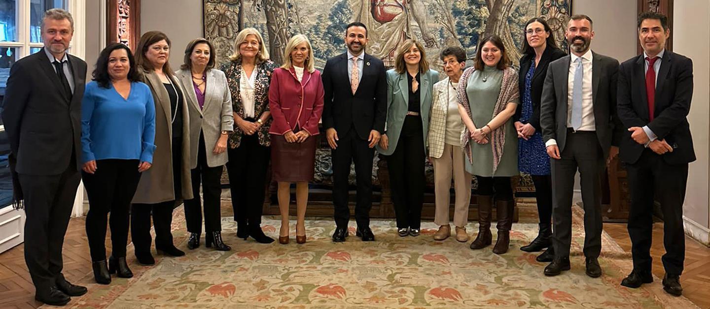 La Secretaria de Estado de Cooperación Internacional ve prioritaria la ‘economía del cuidado’ tras su gira por Chile y Uruguay